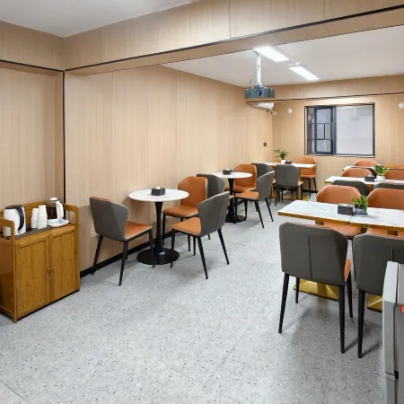 Yixuan Hotel (Chenzhou Yuhou Street Bubugao New World Store)