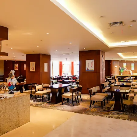 Days Hotel by Wyndham Jilin Railway Station