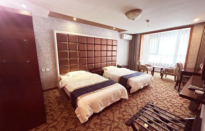 05 Hotel