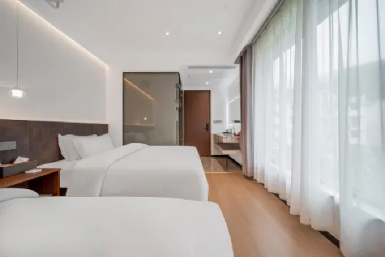 Yunqi Mountain Stream Guesthouse (OMG Heartbeat Park Store) Отели рядом с достопримечательностью «Jiuxian Fenshuizhen Jiulong Temple»