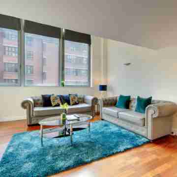 Crown Apartments by Week2Week Rooms