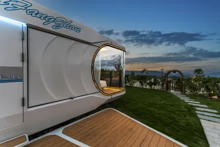 Chongqing Wulong Fairy Mountain Camping Ground Yisu Space Capsule Hotel (Tourist Center Branch) Отели рядом с достопримечательностью «Three Natural Bridges»