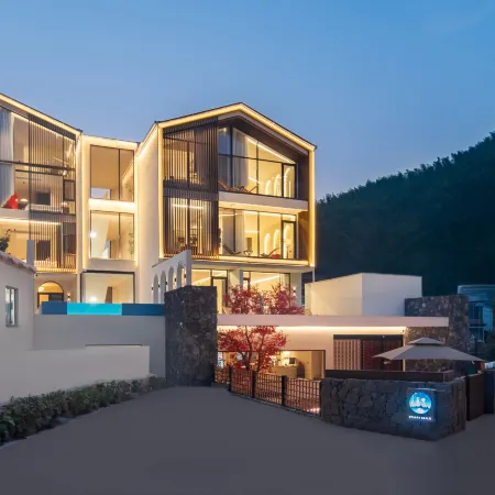 Floral Hotel· Xingjing · Trekking · Infinity Pool ·  Starry  Hotel(Yueliangwan Branch)