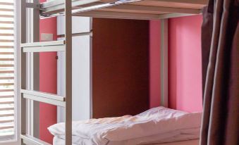 Siamaze Hostel