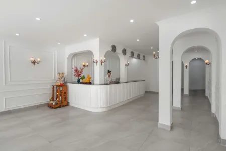 De Huong Duong residences Отели рядом с достопримечательностью «Tomb of Dục Đức»