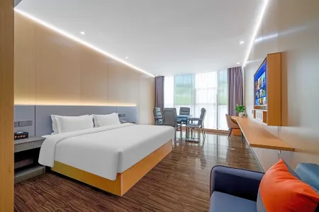 MUSA·Mo Ye Esports Cinema Hotel (Longyou Dannanmen Historical Block Store) Отели в г. Луню