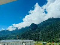Quanjin Hotel (Gyirong Town) - Park Yeri