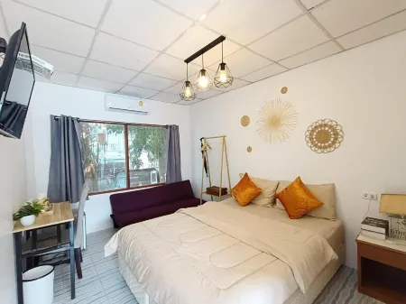 I-Talay Zone Sea Отели рядом с достопримечательностью «Ao Noi Na»