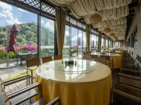 Fenglin Yueshan Hotel (Xingyi Wanfenglin International Convention Center Observation Deck) Hotels in Xingyi