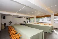 Isle Sojourn & Light Seek B&B (Waterside Danxia Branch, Danxia Mountain National Scenic Area)​ Hotels in Renhua