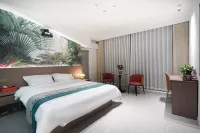 Yujian Homestay (Wansui Mountain Wuxia City)