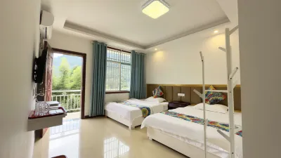 張家界向家小院民宿（張家界國家森林公園店） 水繞四門附近的飯店