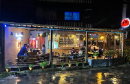 The Voyager Guesthouse Hotels near Thapae Stadium