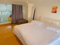 雲汐雅舍loft影音公寓（南昌西站禮莊山地鐵站店） 南昌工學院附近的飯店