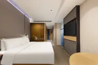 Atour Hotel Changzhou Railway Station South Street Hotels near Tianning Temple