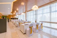 Handan East Railway Station Holiday Inn Express (The Mixc Branch)