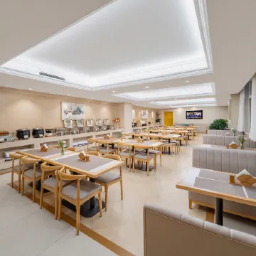 Vienna International Hotel (Wenling Wanchang Road Subway Station)
