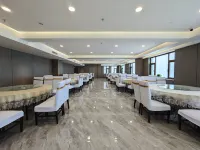 Liuding Mountain International Health & Wellness Center - 주차장