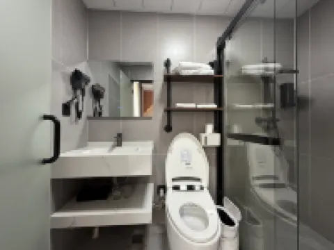 Yuanxu Apartment (Jiangmen Station Darongcheng Branch)