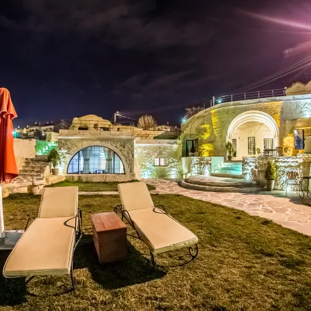 Hezen Cave Hotel