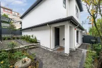 New Luxury 4BR Dunbar Home Near UBC & Kits | Sleeps 10 | Ideal for World Cup Guests