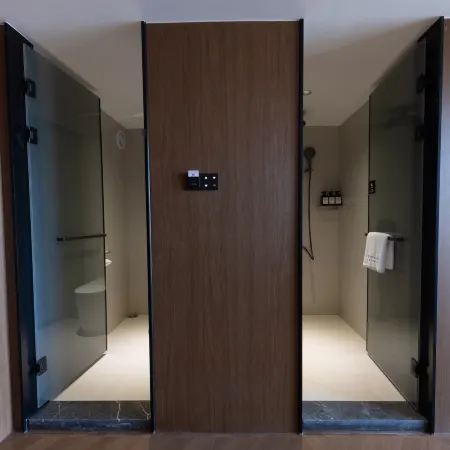 EON · Yi E-Sports Hotel (Yichun Heyue Fortune Center)