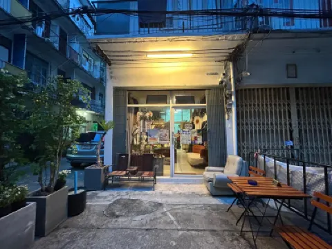 PAMA'Pranakorn 泰國教師協會附近的飯店