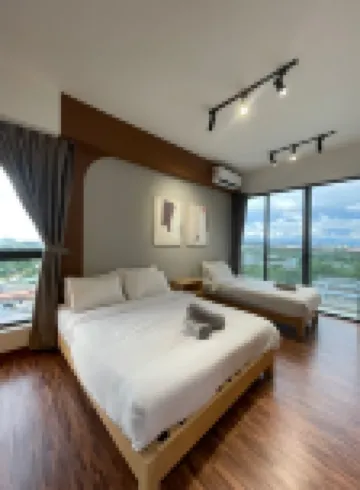 Family-friendly Homey Unit with Parking (5 mins to airport)