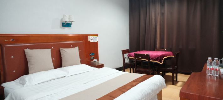 Tongxiang Xinfeng Hotel (Tongxiang Railway Station Runda International Branch) Hotéis em Pingxiang