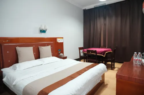 Tongxiang Xinfeng Hotel (Tongxiang Railway Station Runda International Branch)