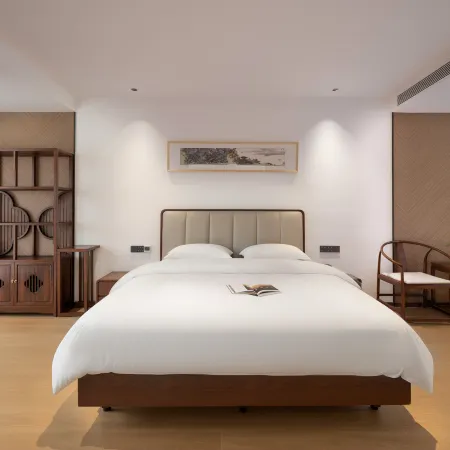 Weishan Qichi Oriental Holiday Courtyard