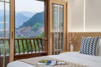 Yueshe Panorama Guesthouse (Xijiang Qianhu Miao Village Scenic Viewpoint Branch) - parcheggio