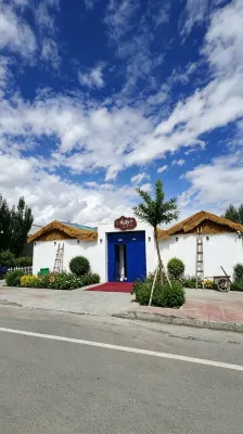 Yunjiaoxia Homestay (Batie Night Market)
