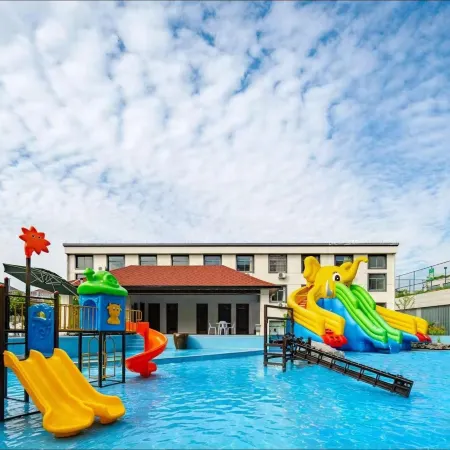 Chang Xing He Ping Square Rambo Crown Hotel