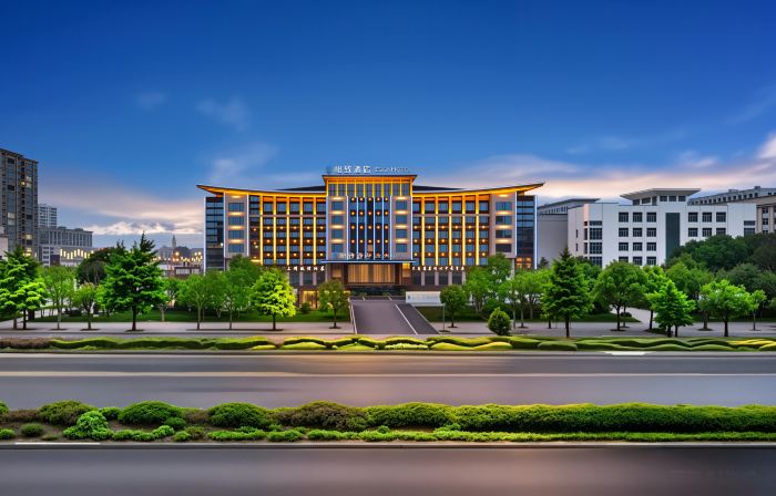 EZZI HOTEL