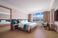 Xinyuan People's Square Licheng Hotel