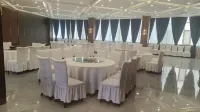 Hongrui Holiday Hotel - parking