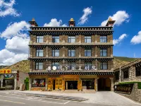 Minyoun Rezen Retreat Yading Daocheng