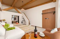 Dalezhiyie · Wild Bliss Chiyenji Homestay (Nalati Town) - Rooftop Pools