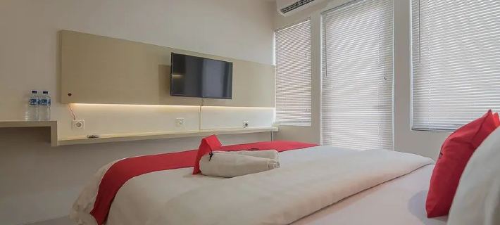 RedDoorz Apartment @ Sentul Tower Hotels in Bogor