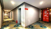 Yueyang Dongfeng Hotel - parking