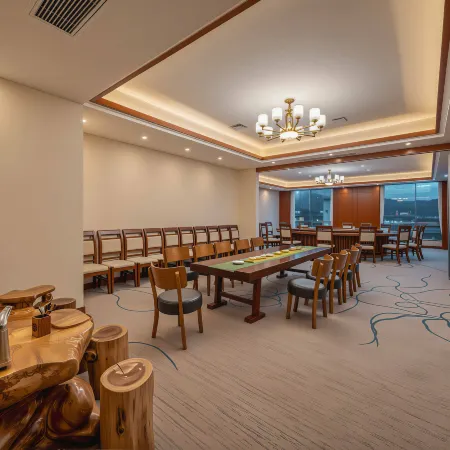 Menglian Ruyi Hotel