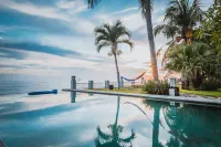 Beachfront Villa | Infinity Pool | Dolphins &Coral Hotels in Singaraja