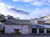 Dewa Old XI ZANG House • Hostel (Feilai Temple Meili Snow Mountain Scenic Area) - bar