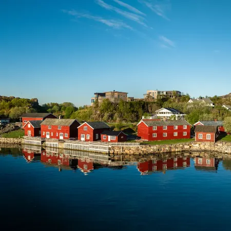 Astra Village - Waterfront Rorbu Cabins in Lofoten