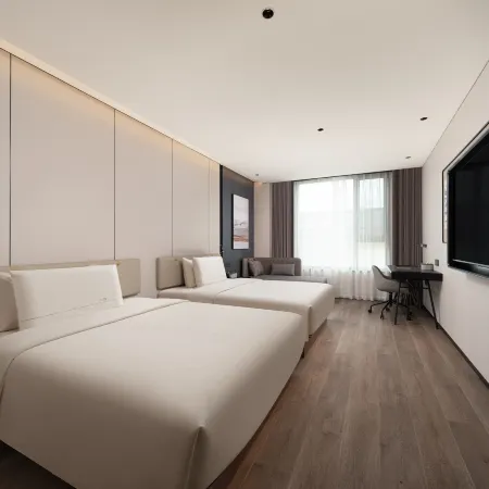 Changbai Mountain North Slope Distribution Center Yunding Market Atour Hotel