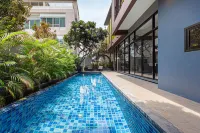 Gather at Phrom Phong - 방갈로