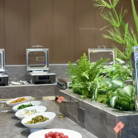Lanou International Hotel (Xinyang Luoshan Jianghuai South Road)