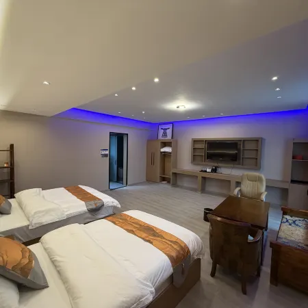 Bairi Yilong Homestay