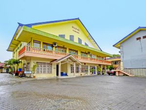 OYO 2708 Hotel Kemuning Syariah